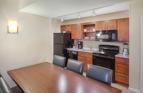 The Point Resort | Nautical Comfort in Newport – Spacious 2-Bedroom at Club Wyndham Long Wharf