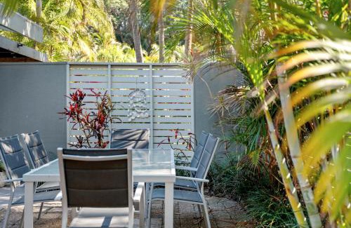 Sapphire Beach Resort | Nautilus Beach Resort by Charlesworth