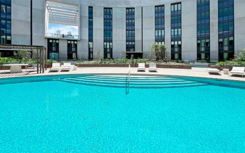 Shell Cove Apartment | Nautilus View - Luxury Marina Getaway