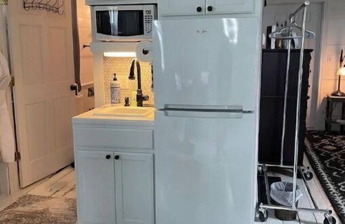 Nauvoo Cottage | Nauvoo with a country view. Visit us here on the farm for a perfect unique stay