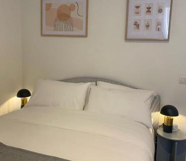 Lorenteggio Apartment | Naviglio Suite - Eleganza e Relax a 2 Min dalla M4 e dai Navigli