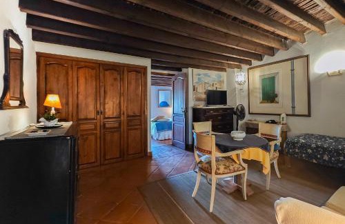 Ibiza City Centre Apartment | Navila Pasillo Superior