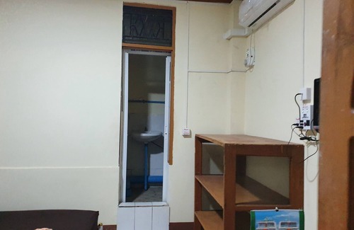 Insein Hotel | Nay La Guest House