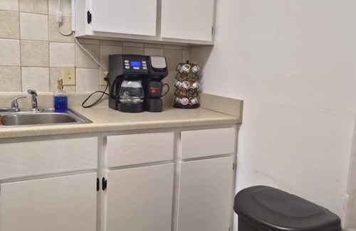 Rogers House | nCharming 3 bedroom house in Rogers . Walmart AMP. Top Golf. Trails