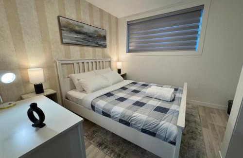Cote-Des-Neiges—Notre-Dame-De-Grace Apartment | NDG Dreams! New & Modern 3BR Easy City Life