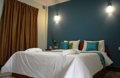 Kampot Hotel | Neakru Guesthouse and Restaurant