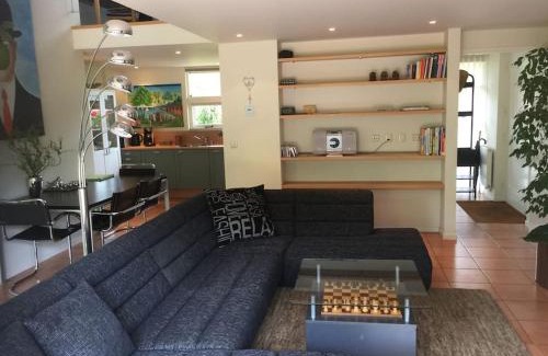 Vleteren House | Near Amsterdam, The Hague, Leiden and North Sea