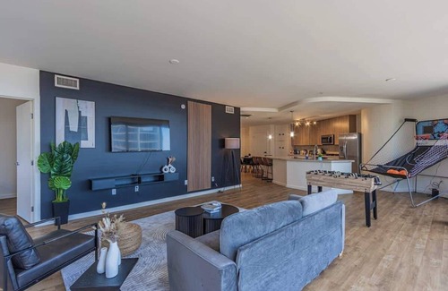 Downtown Phoenix Apartment | Near ASU Campus | Balcony, Pool, Gym, W/D, Parking