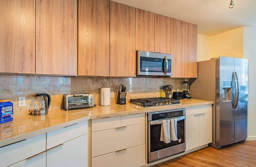 Downtown Phoenix Apartment | Near ASU Campus | Balcony, Pool, Gym, W/D, Parking