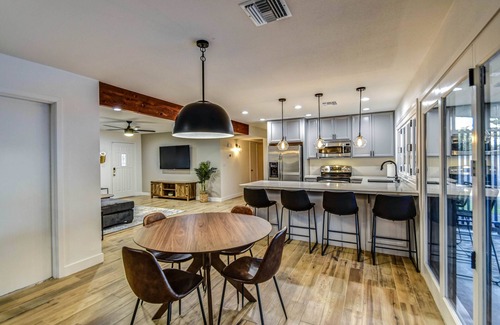 Evergreen House | Near ASU/Opt Heat Pool/BBQ/Firepit Spring Training