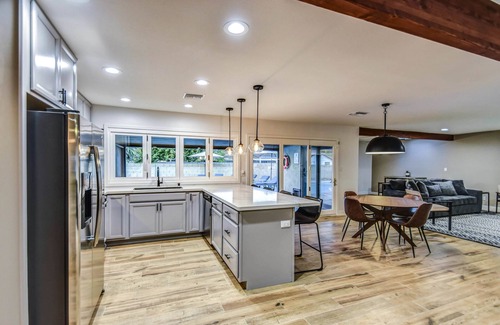 Evergreen House | Near ASU/Opt Heat Pool/BBQ/Firepit Spring Training