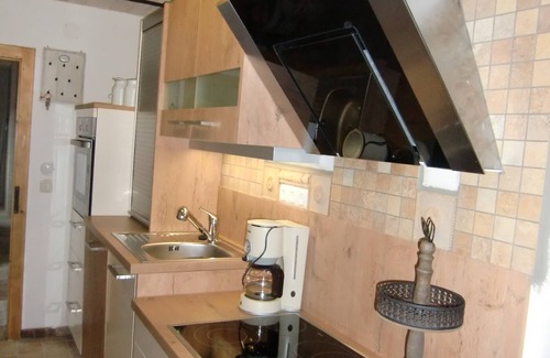 Bobingen Apartment | Near Augsburg, 2 bedrooms on the upper floor, large garden, large balcony. Bathroom