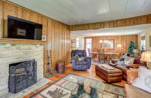Piper Gap House | Near Blue Ridge Parkway Galax Home with Mtn Views!