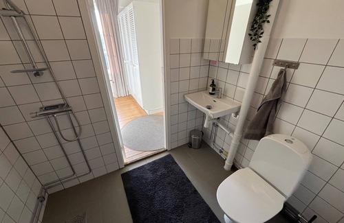 Vastra Frolunda Apartment | Near both the sea and the city - with free parking