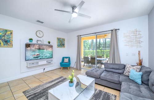 Loughman House | Near Disney - 4BR Home - Pool, Hot Tub, Games, BBQ