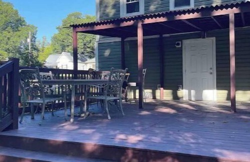 Ruffin Apartment | Near Downtown Greensboro & UNCG/NCAT Suite