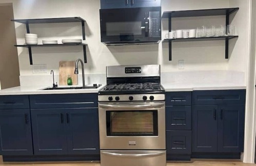 Los Angeles Apartment | Near Downtown Los Angeles with a BREATH-TAKING VIEW!