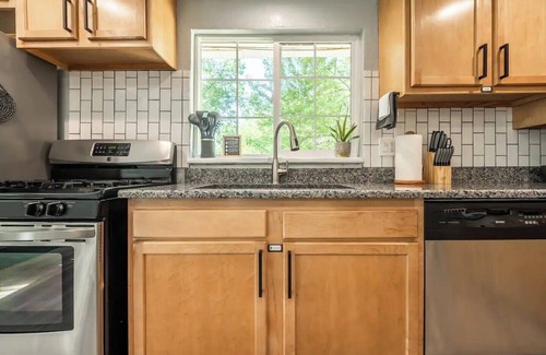 Old North End House | »Near Dwntwn + CC« King Beds┃Trail Access┃Firepit