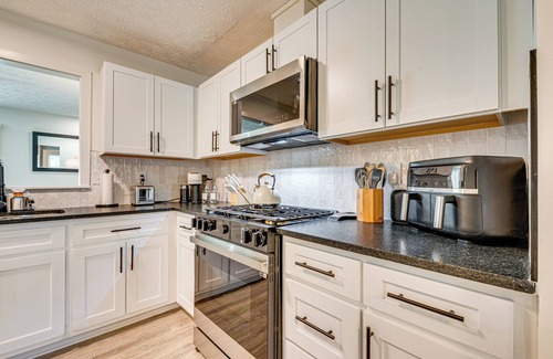 Church Street House | Near GICC & ATL Airport: Modern Townhome!