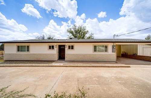 Lake Montezuma House | Near Hiking Lake Montezuma Home with Yard!