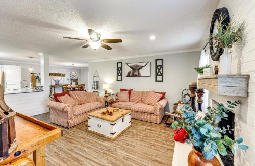 Russellville House | Near Lake Dardanelle Updated Home with Large Yard!