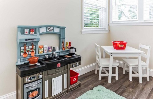 Honey Brook House | Near Lanc Attractions + Toy Room