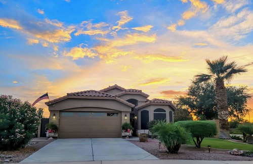 Sun Groves Cottage | Near Lone Tree Golf Club: Gem w/Pool & Fire Pit