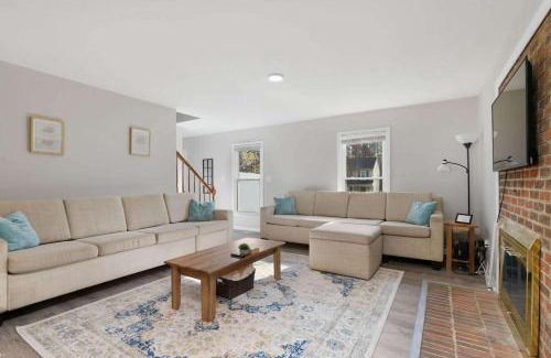 Southwest Raleigh House | Near NC State Campus & Downtown - The Maple Marvel