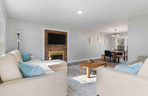 Southwest Raleigh House | Near NC State Campus & Downtown - The Maple Marvel