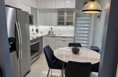 Flagami Ski Chalet | Near of every attraction in Miami!