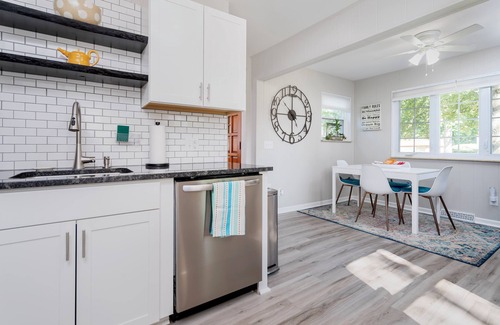 Toledo House | Near park/zoo/UTMC/DT Toledo, Quiet, Cozy, Working travelers/families/dogs okay!