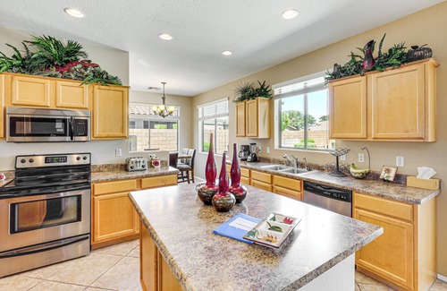 Seville House | Near Parks & Golf Courses: Gilbert Home w/Patio!