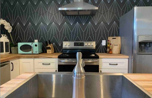 Barths House | Near Red Rocks, Denver, EASY I-70 Access to Mountains Towns