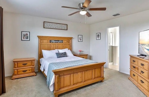 Cibolo House | Near San Antonio and San Marcos. Pool Access