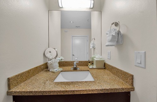 South Padre Island Hotel | Near the beach access +Free Parking and