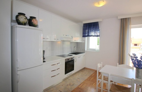 Brulo Apartment | Near the beach, city center, air-conditioned, family-friendly