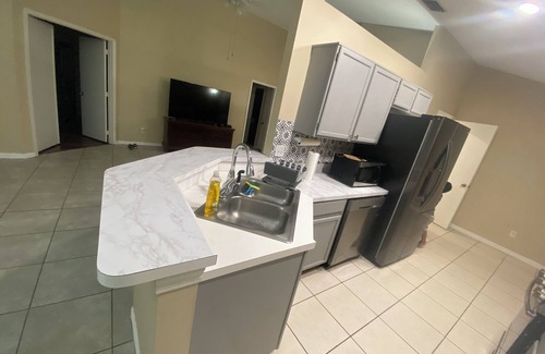Orlando House | near UCF, Valencia, full sail, 417, 408, airport and middle of O' town.