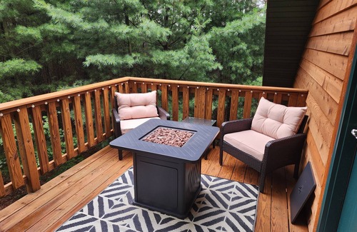 Amherst Apartment | Near Waupaca Chain of Lakes, Hartman Creek State Park, Central Waters Brewery