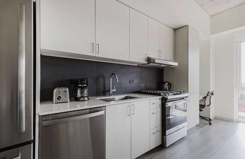Old Town Apartment | Neat Old Town 1BR Gym, W/D, Rooftop, BBQ & A/C, by Blueground