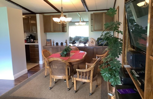 Rio Lucio House | Neat Retreat, Fast WiFi, Ski Sipapu, Hike, Fish, Hunt,nWineries, pet friendly
