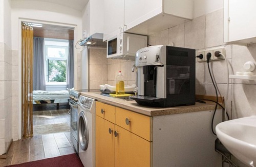 Brigittenau Apartment | Neat Studio w/Free Coffee near Millenium Tower