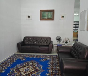 Alor Gajah House | NEEK TOMS HOMESTAY MELAKA Near UITM Lendu - MRSM ALOR GAJAH- ENTER EXIT VIA LEBUH AMJ- SELF CHECK-IN