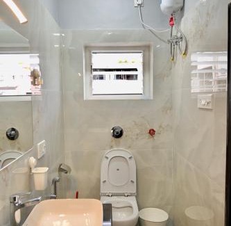 Taltala Bed & Breakfast | Neelam Homestay - Blueberry Room