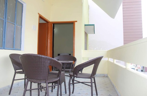 Lanka House | Neerja Guest House, super closer to Assi Ghat and famous temples