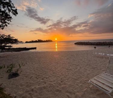 Orange Bay Apartment | Negril beachfront oceanview studios 164 & 145