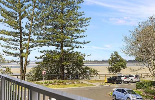 Golden Beach House | Nelson Point Unit 2 Golden Beach QLD