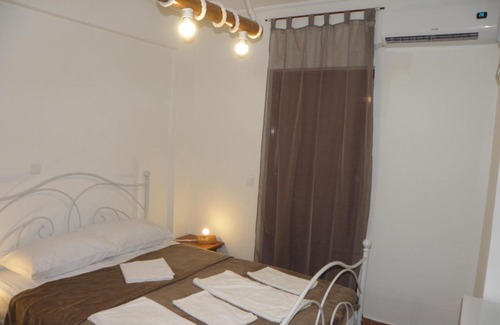 Spata-Artemida House | nemhouses near the airport and the sea in artemida