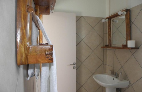 Spata-Artemida House | nemhouses near the airport and the sea in artemida