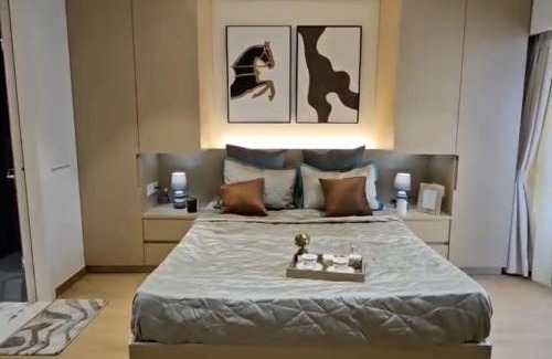 Viman Nagar Hotel | Neon - Royal Nest Aerotel with Pvt Balcony -1 km from Airport