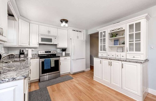 Cape Saint Claire House | Neptune by the Water - Pet Friendly Fenced Yard